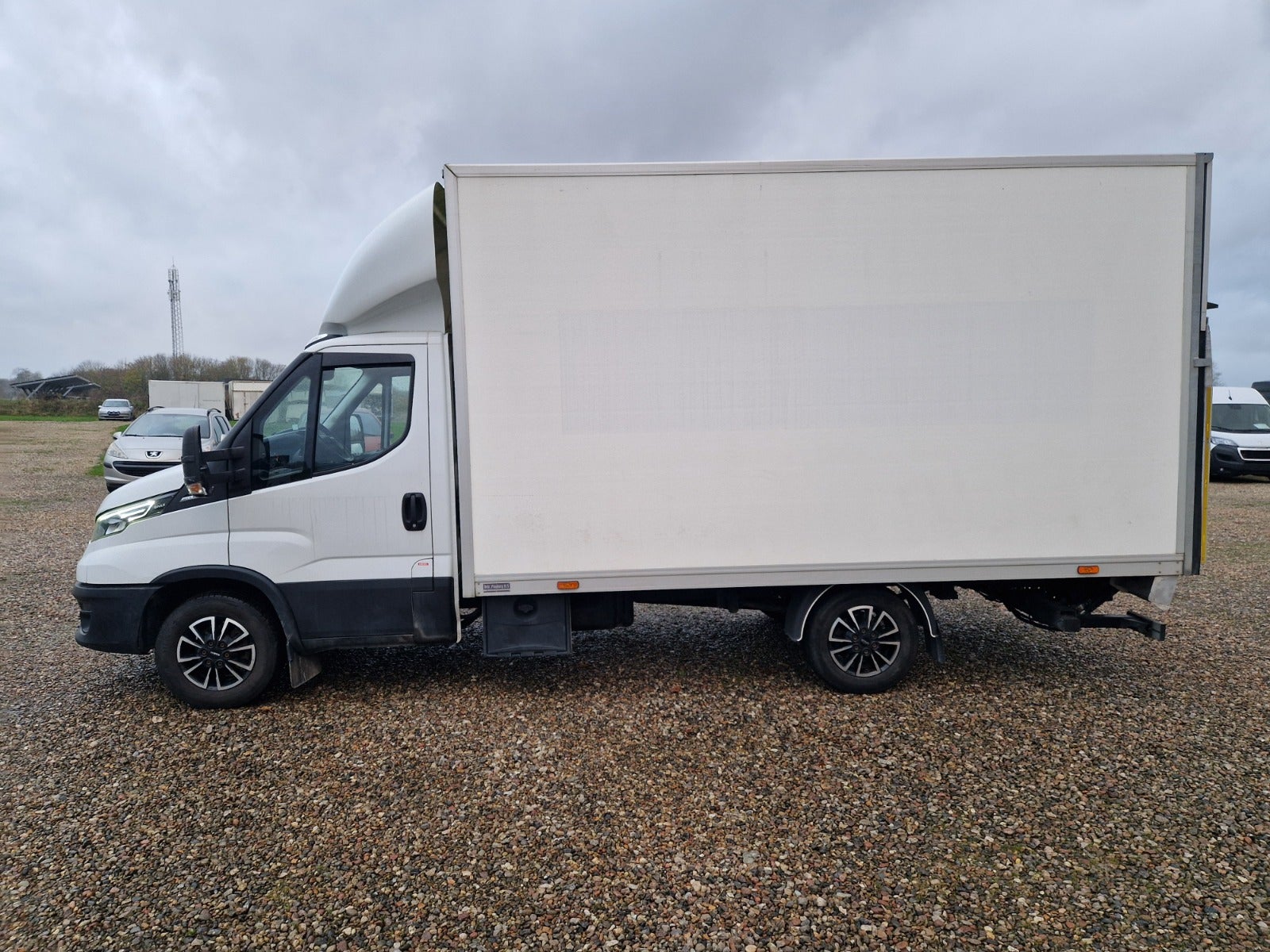 Billede af Iveco Daily 2,3 35S16 Alukasse m/lift AG8