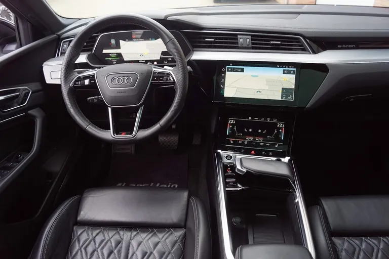 Audi e-tron S-line Sportback quattro