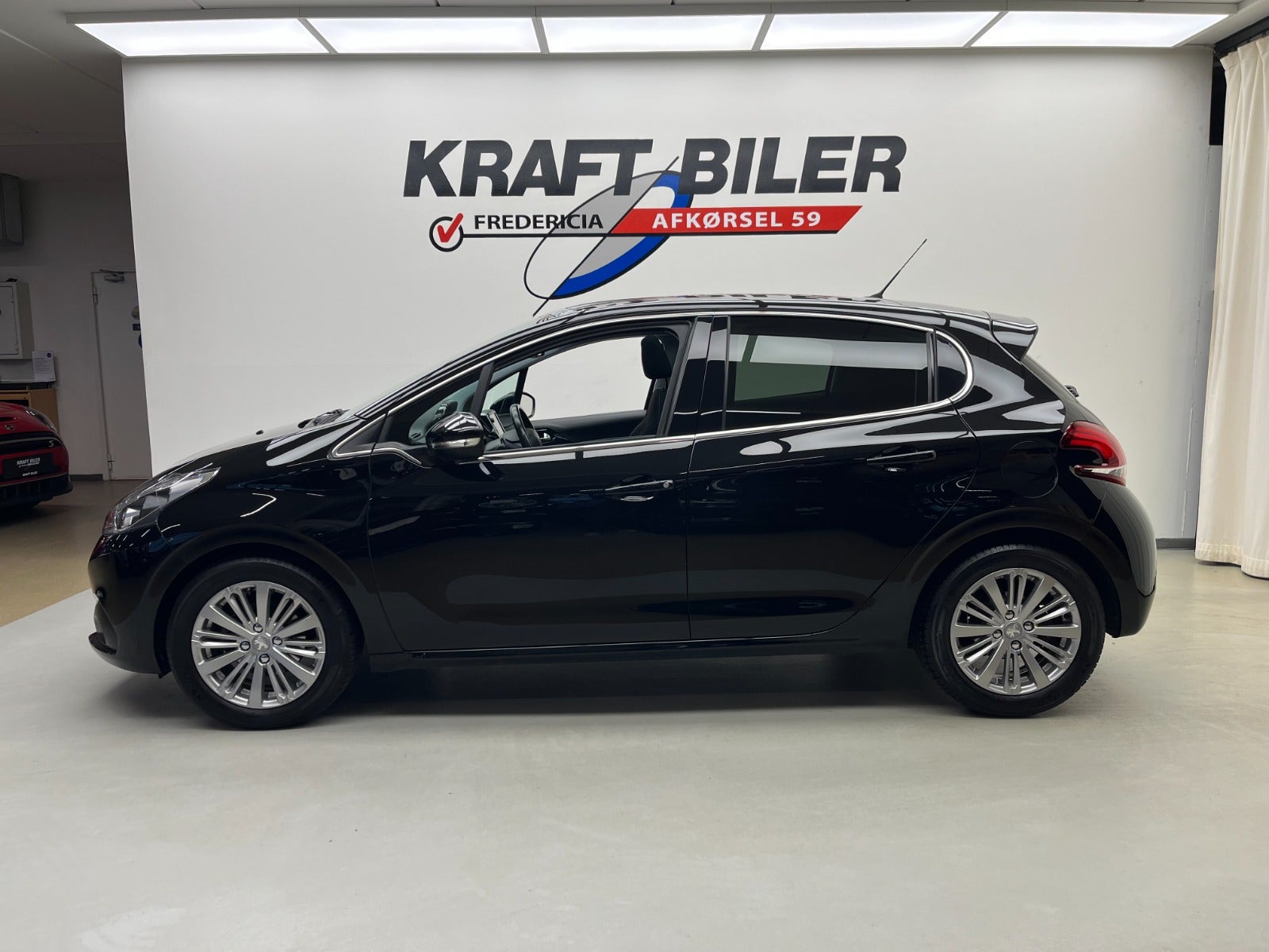 Billede af Peugeot 208 1,5 BlueHDi 100 Signature Sky