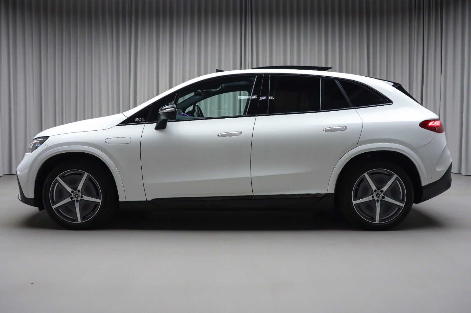 Mercedes-Benz EQE 350 SUV (6/8)