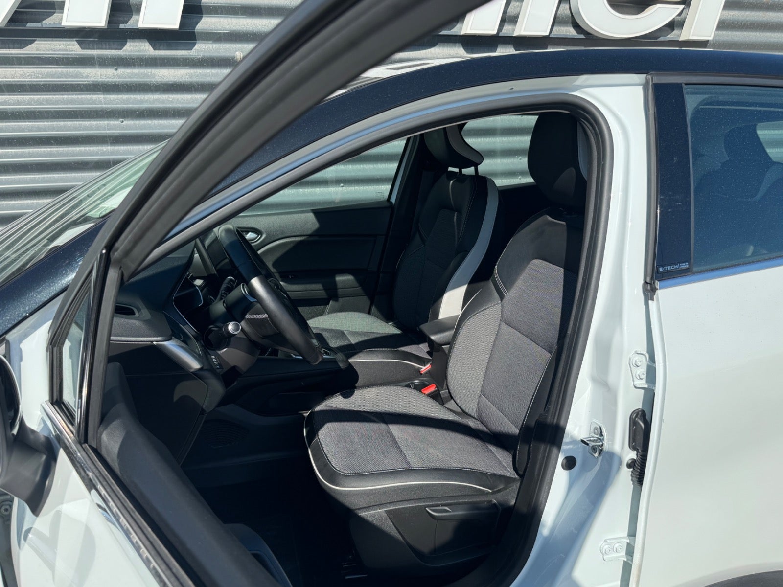 Billede af Renault Captur 1,6 E-Tech Intens
