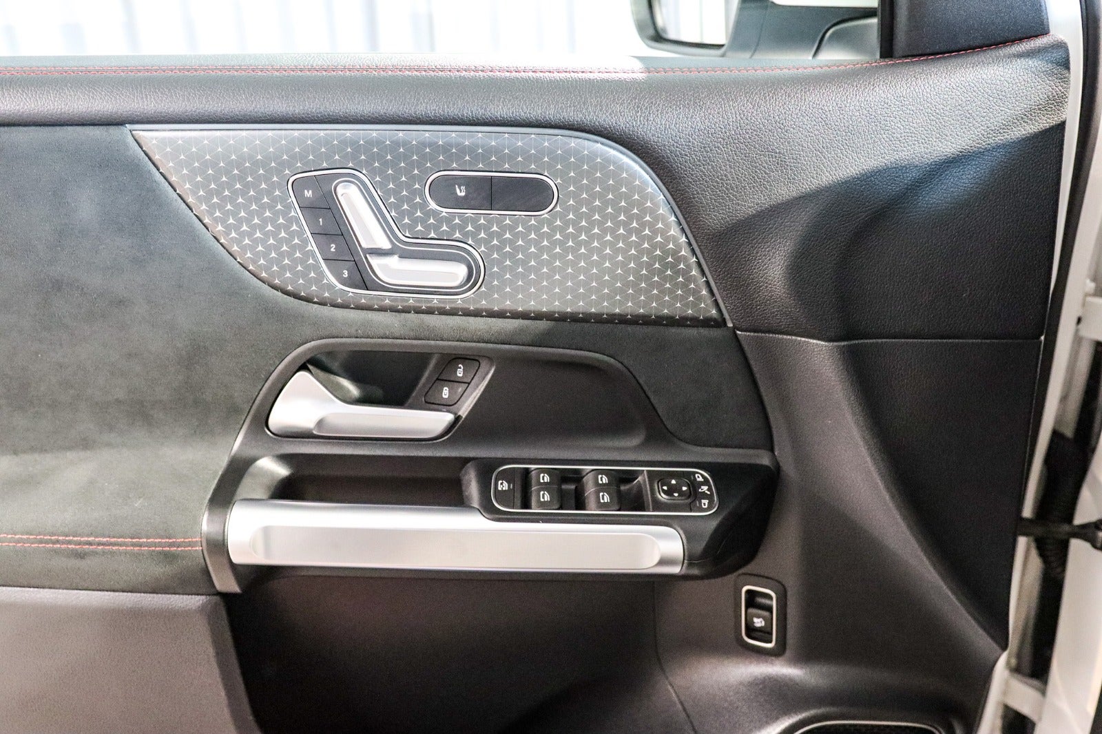 Billede af Mercedes EQB300  AMG Premium 4Matic