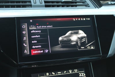 Audi e-tron S-line quattro