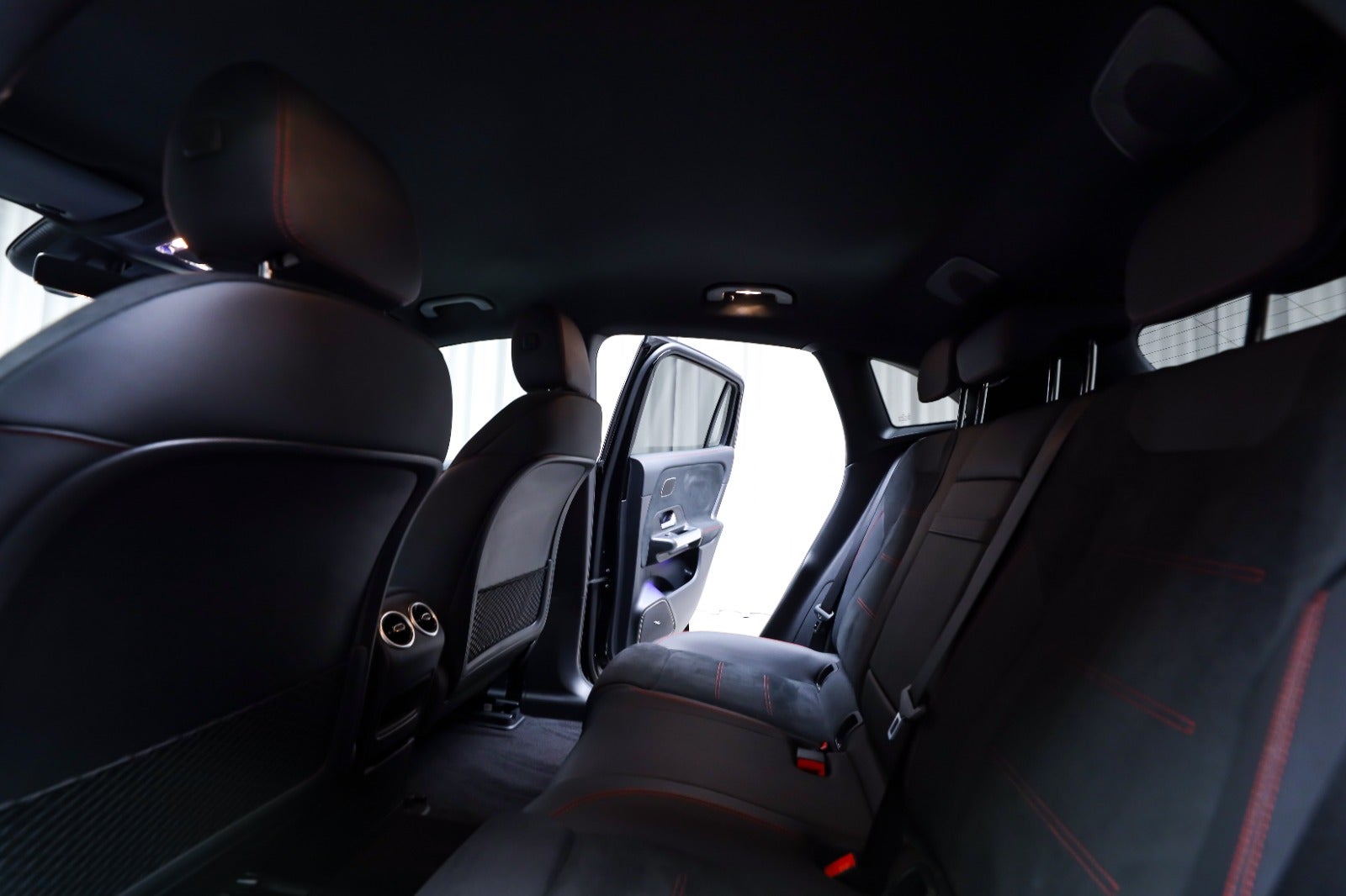 Mercedes-Benz EQA 250+ (5/8)