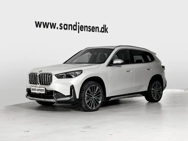 BMW iX1 xDrive30 X-Line