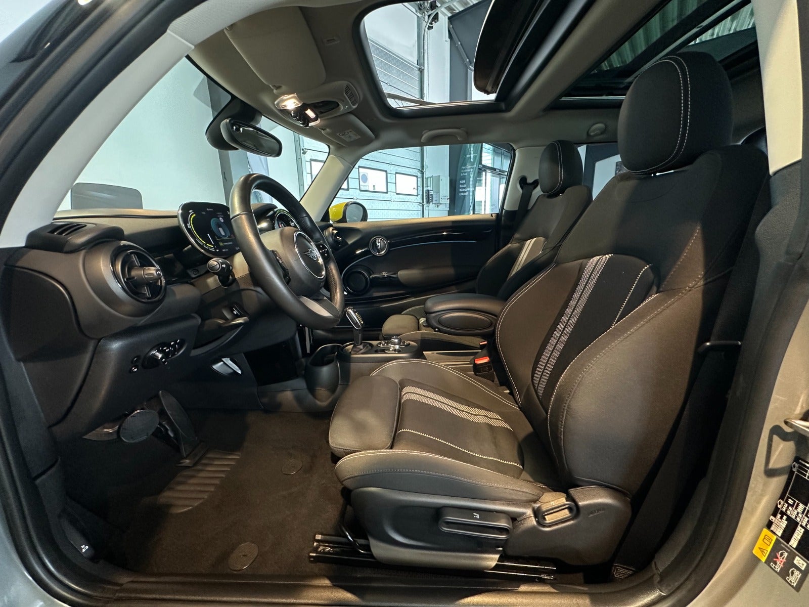 MINI Cooper SE Essential 3d - 15