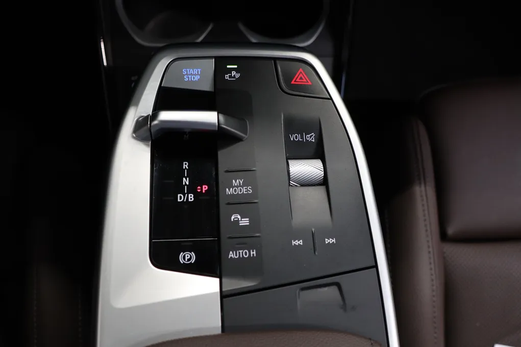 BMW iX1 xDrive30 X-Line