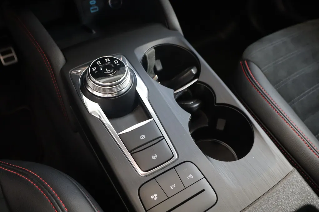 Ford Kuga PHEV ST-Line X CVT