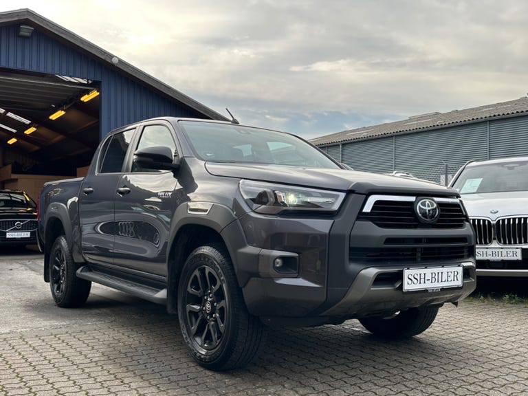Toyota HiLux D T4 Invincible Db.Kab aut.