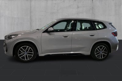 BMW iX1 eDrive20 M-Sport - 1