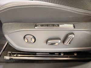 Ford Explorer Premium Extended Range AWD