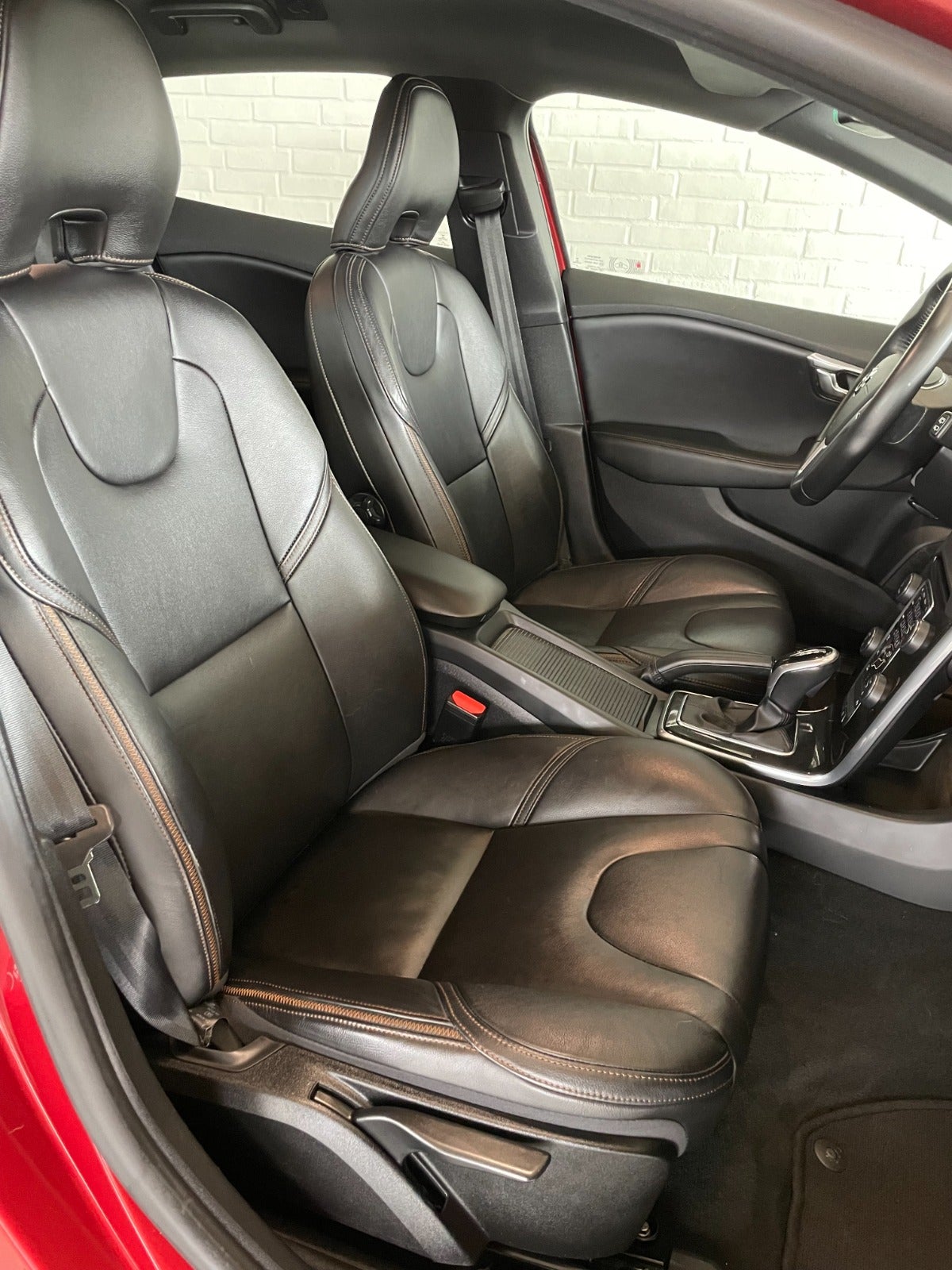 Billede af Volvo V40 CC 2,0 D2 120 Momentum aut.