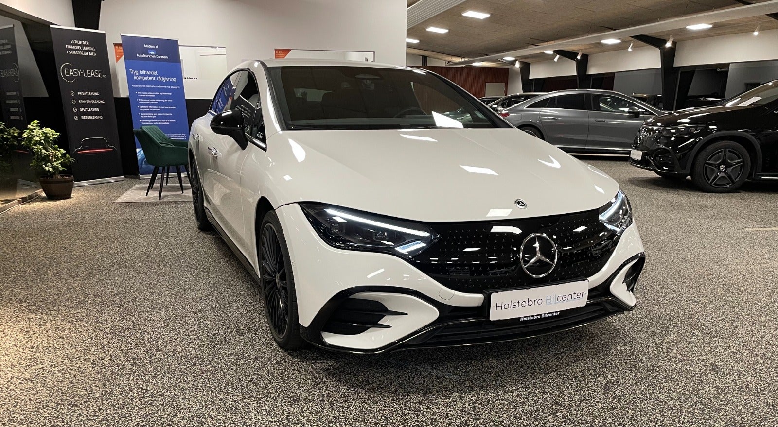 Mercedes EQE300