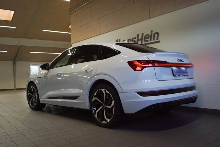 Audi e-tron S-line Sportback quattro