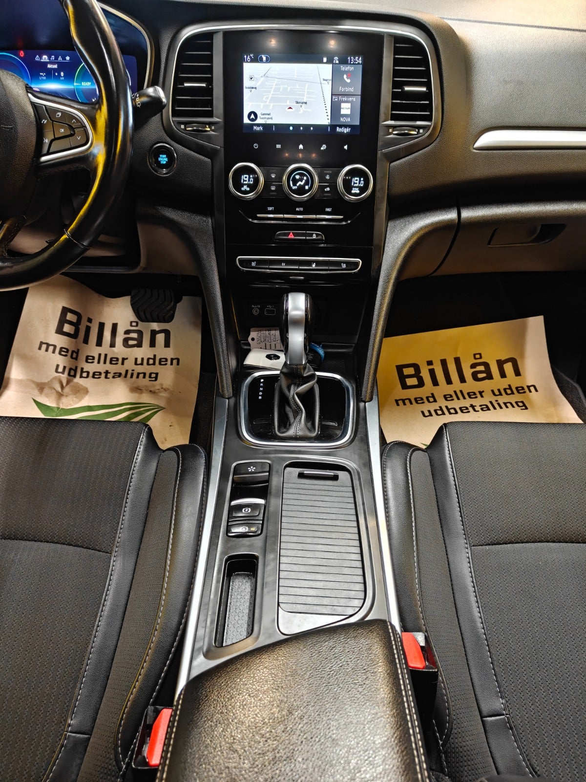 Billede af Renault Megane IV 1,6 E-Tech Zen Sport Tourer
