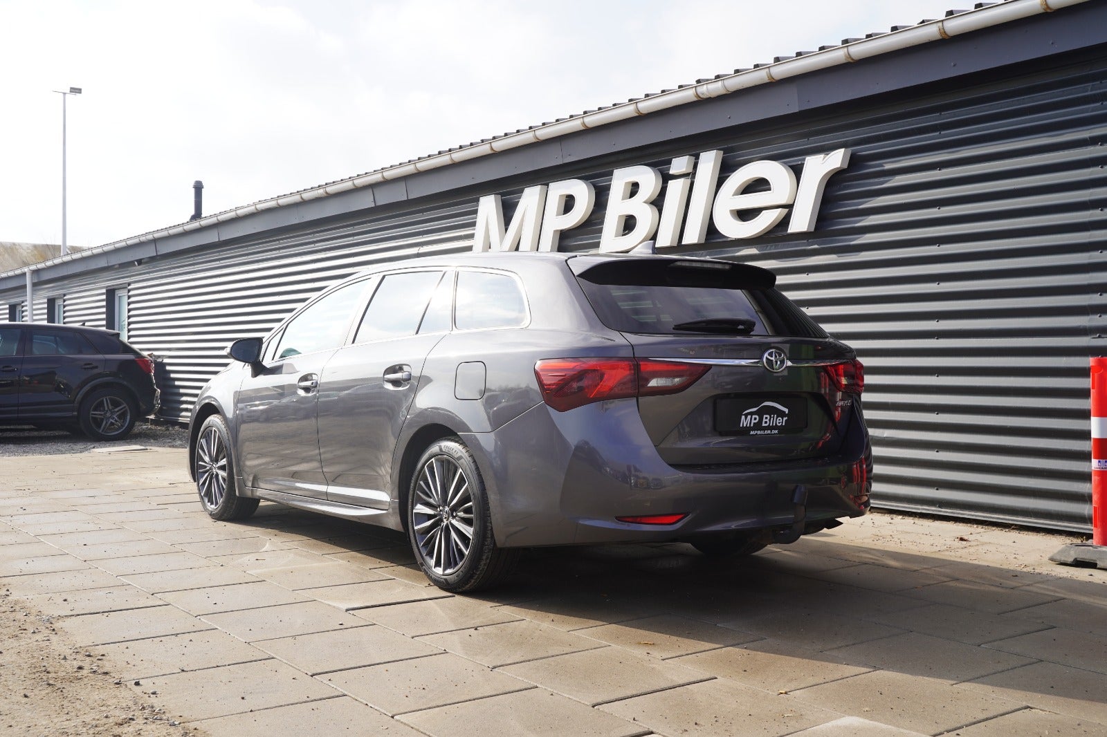 Billede af Toyota Avensis 1,8 VVT-i T2 Premium Touring Sports MDS