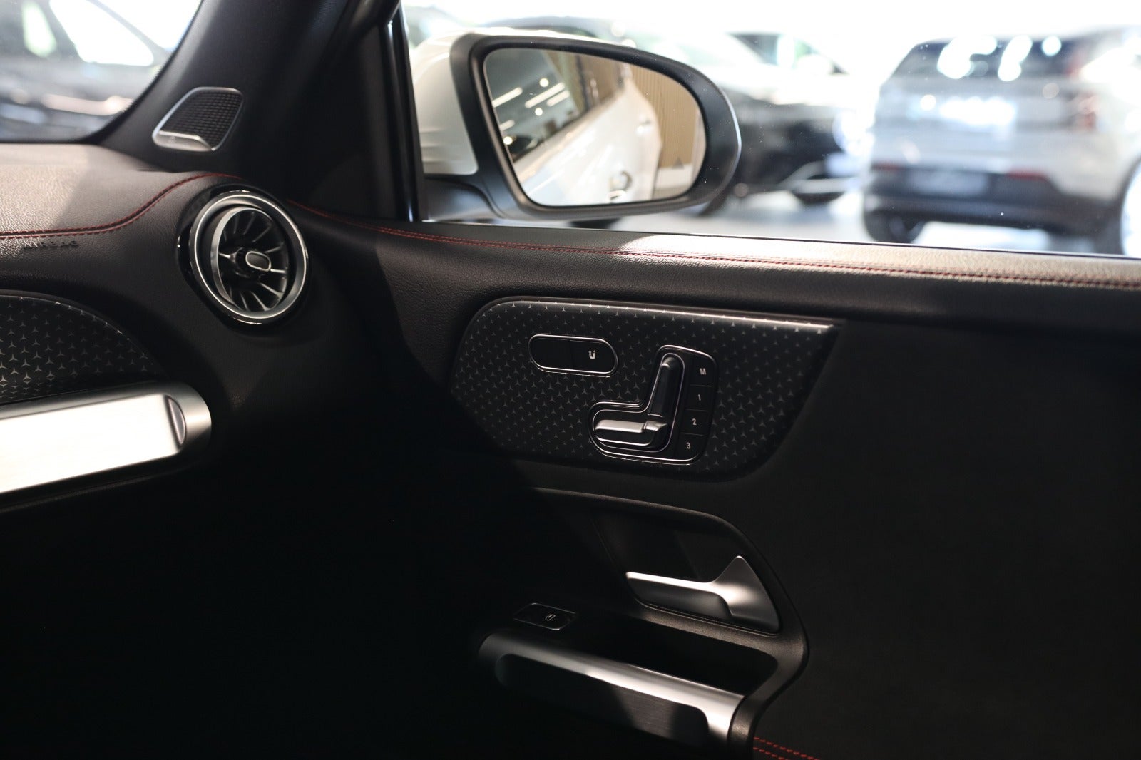 Billede af Mercedes EQB300  AMG Premium 4Matic