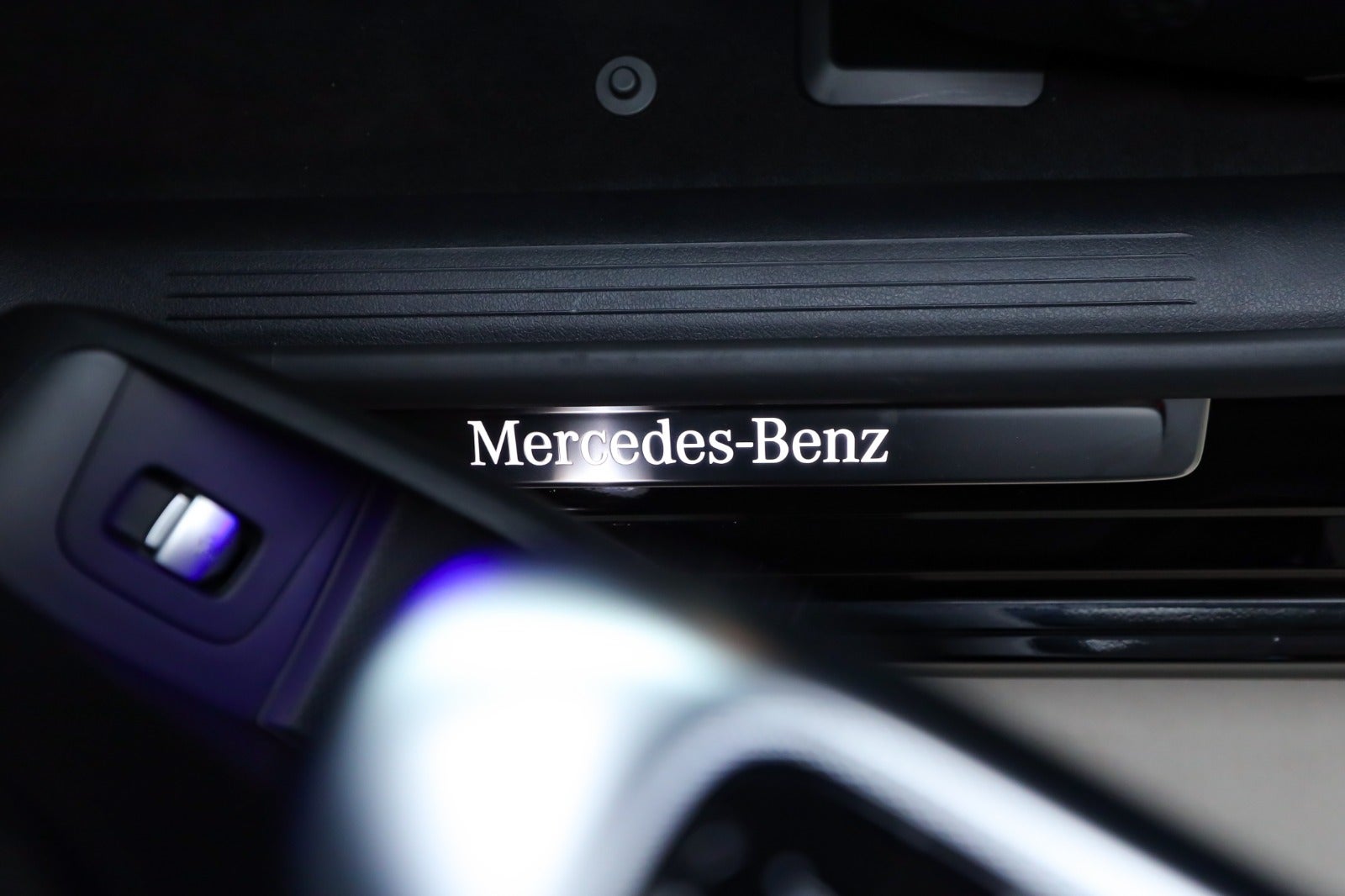Mercedes-Benz EQE 350+