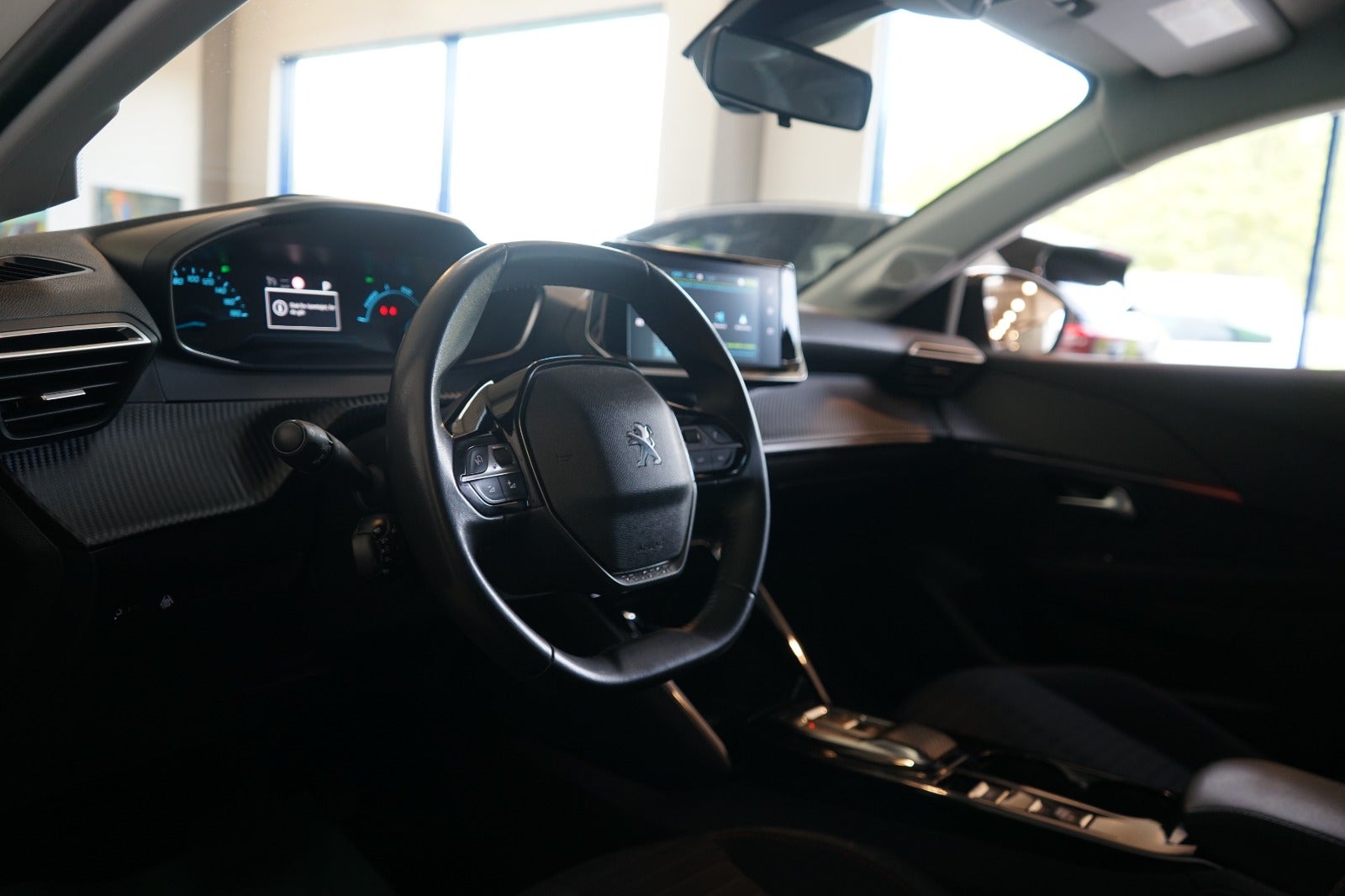 Peugeot e-208