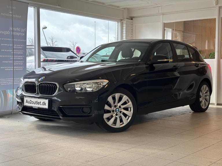 BMW 118i Connected aut.