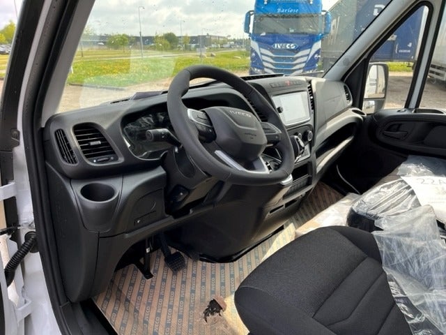 Billede af Iveco Daily 3,0 35S18 12m³ Van AG8
