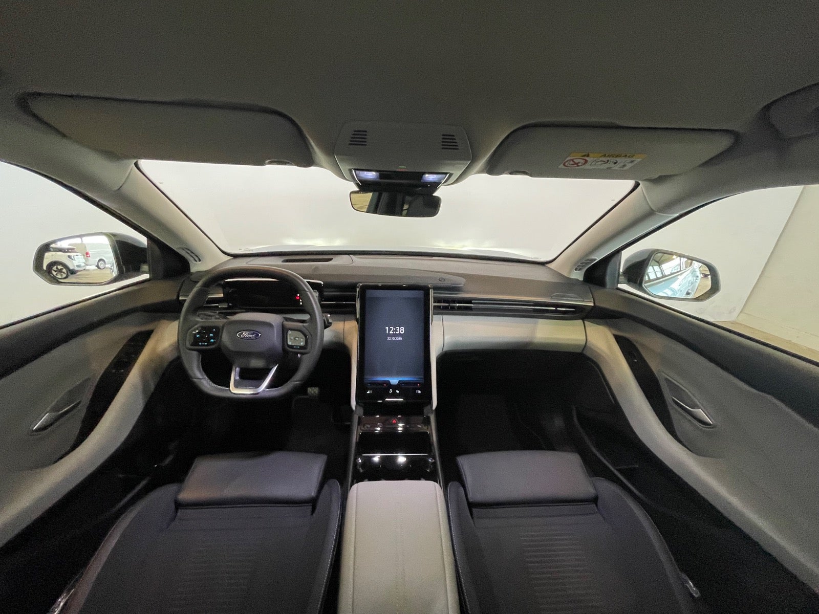 Ford Explorer Select Extended Range AWD