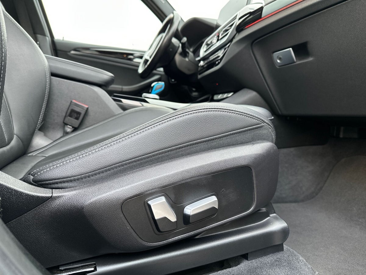 BMW iX3 Charged M-Sport billede 22