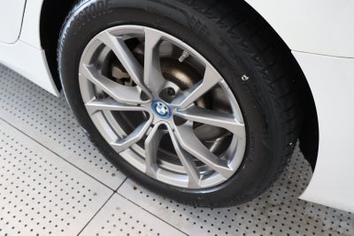 BMW 330e Touring Sport Line aut.