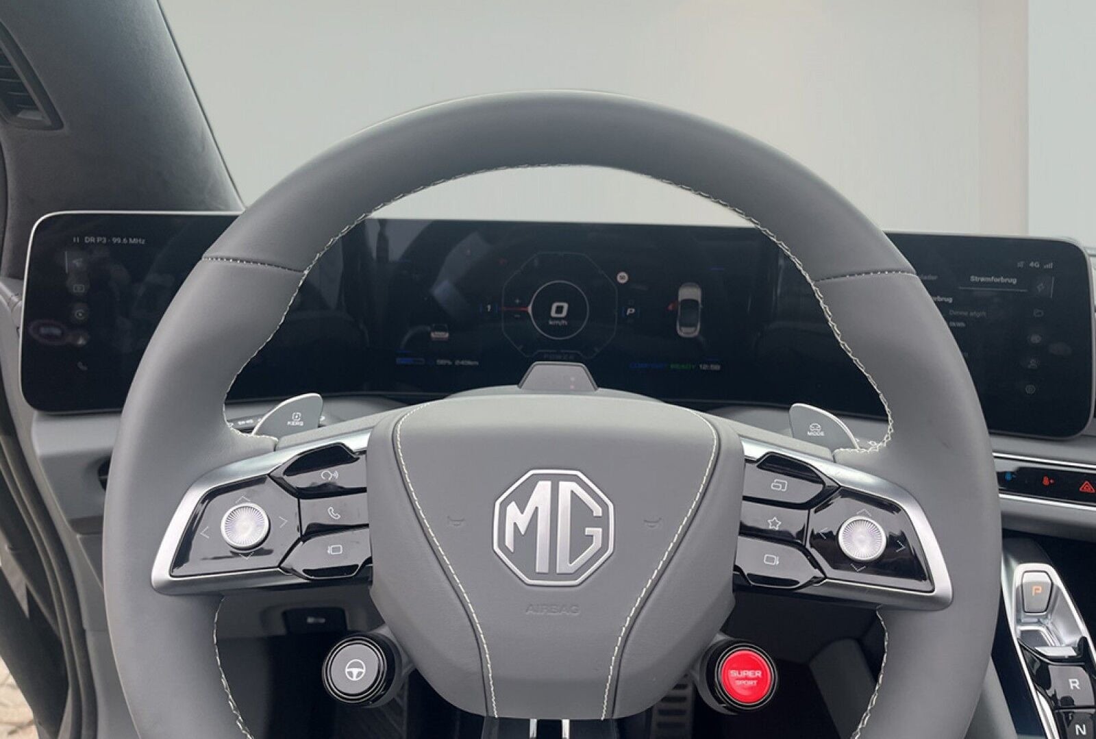 MG Cyberster Trophy Long Range