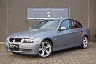 BMW 320i 2,0  4d