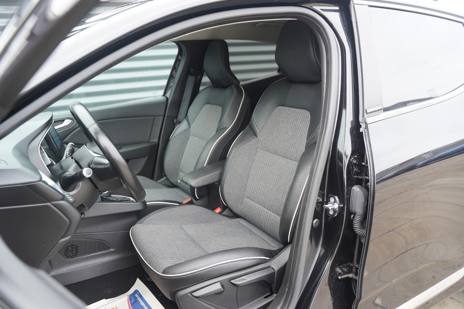 Billede af Renault Clio V 1,6 E-Tech Intens