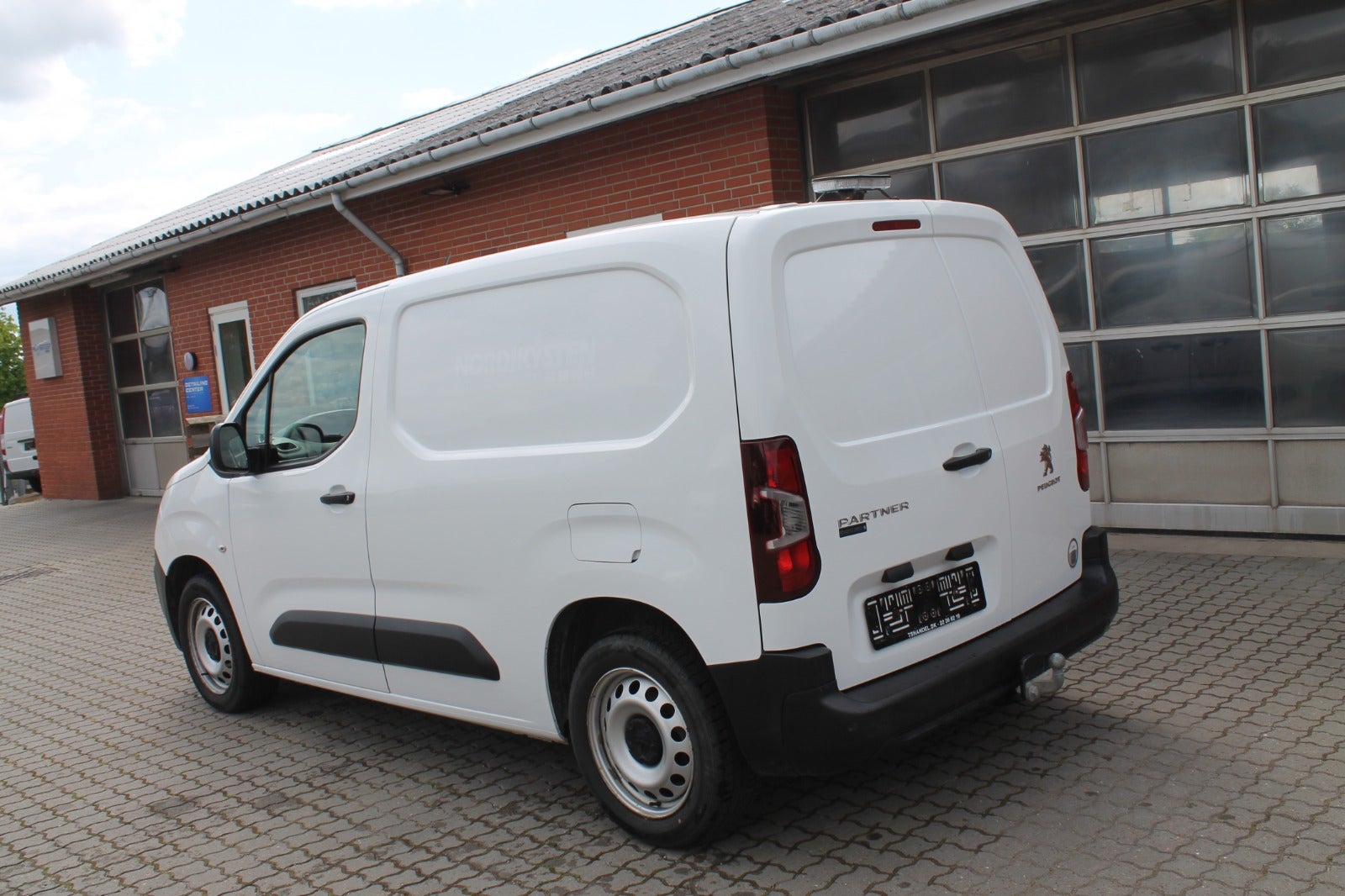 Peugeot Partner BlueHDi 130 L1V1 Plus EAT8 Van