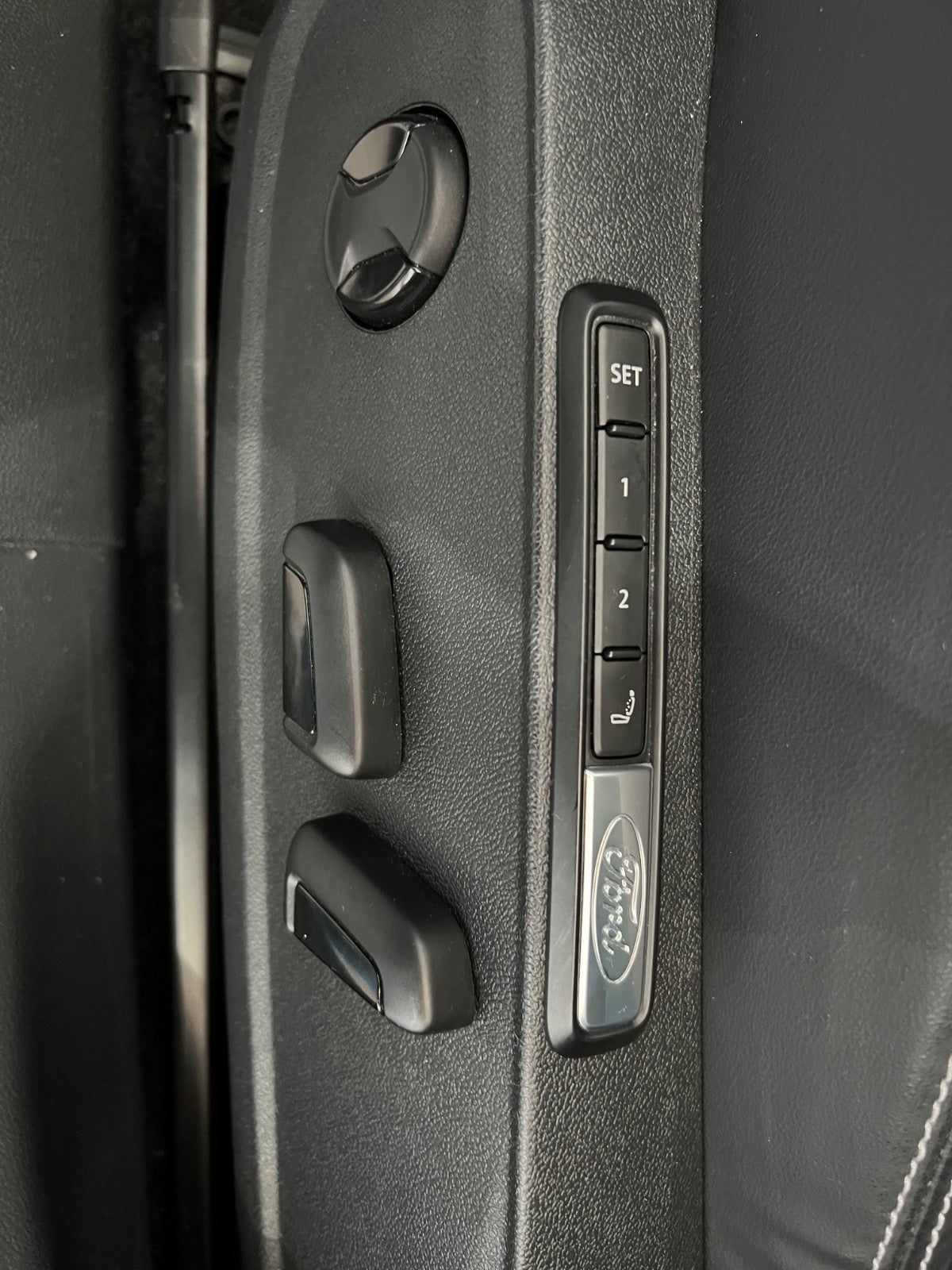 Ford Explorer Premium Extended Range AWD