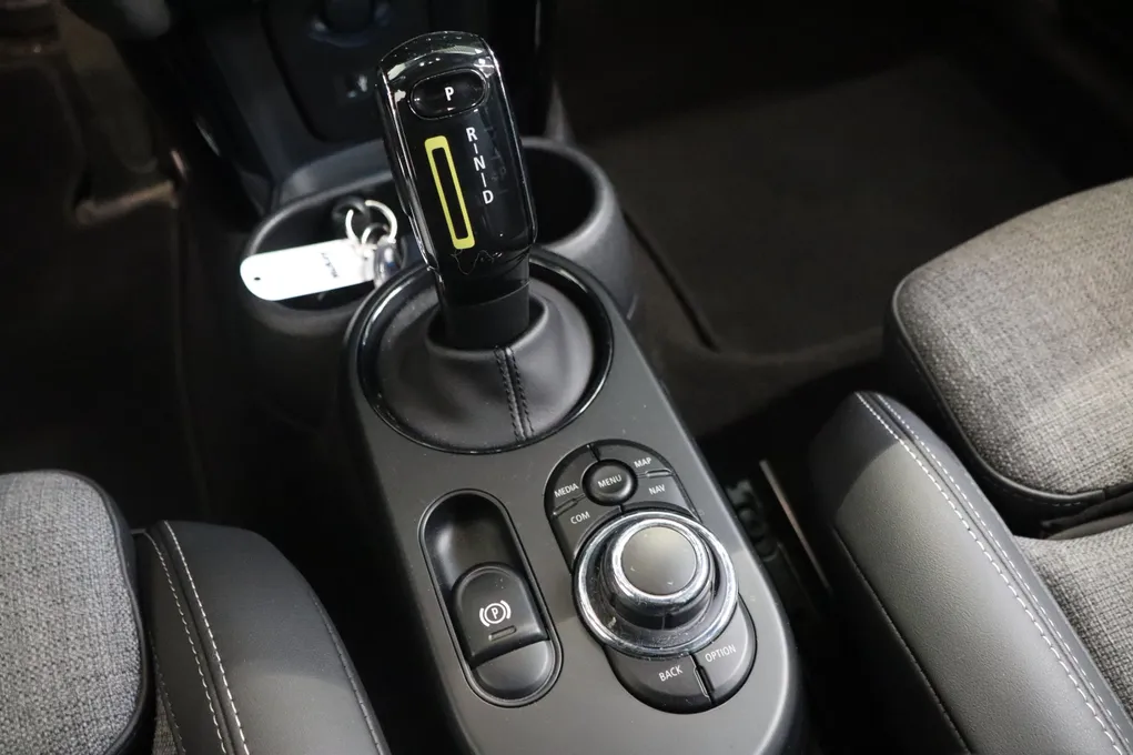 MINI Cooper SE Classic Trim