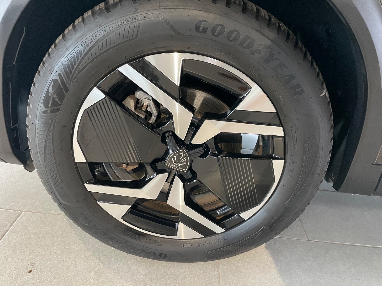 Billede af Peugeot e-2008 54 GT
