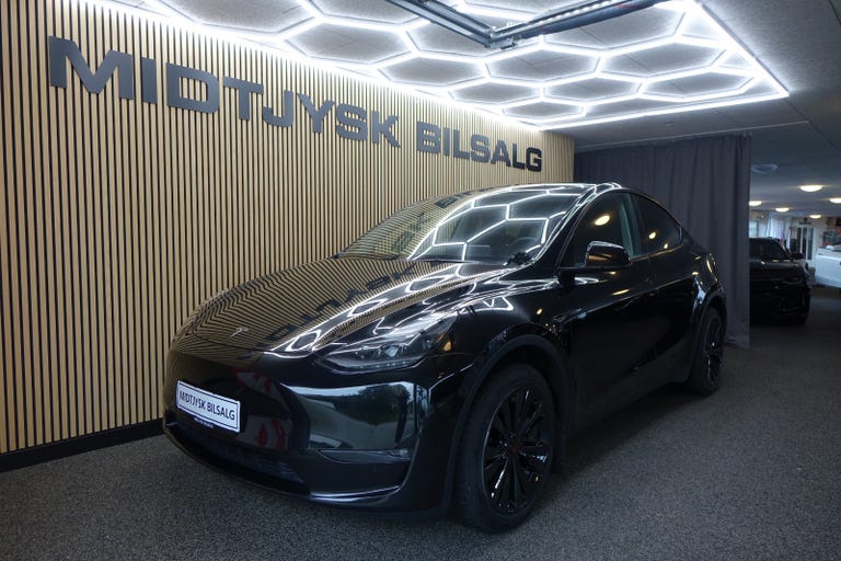 Tesla Model Y Long Range AWD