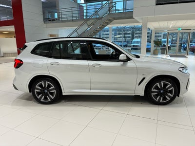 BMW iX3 Charged M-Sport billede 1