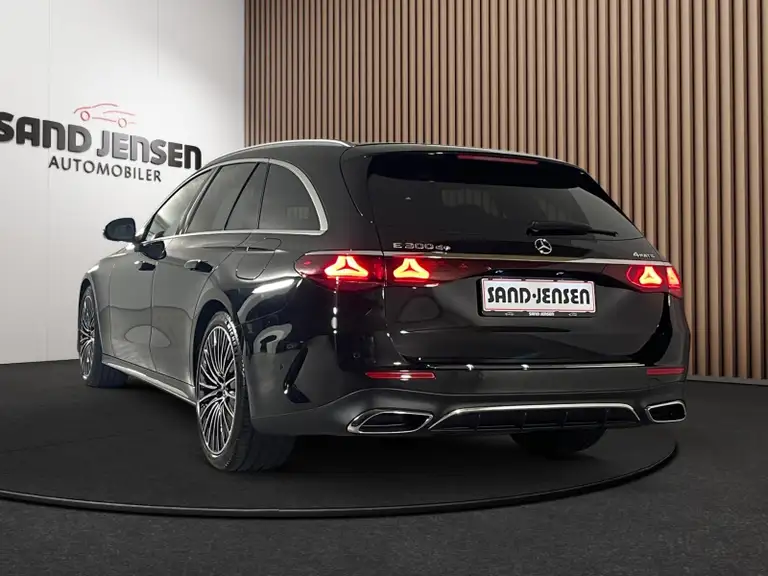 Mercedes E300 de AMG Line stc. aut. 4Matic