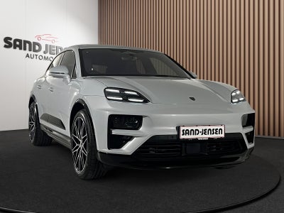 Porsche Macan Turbo Van