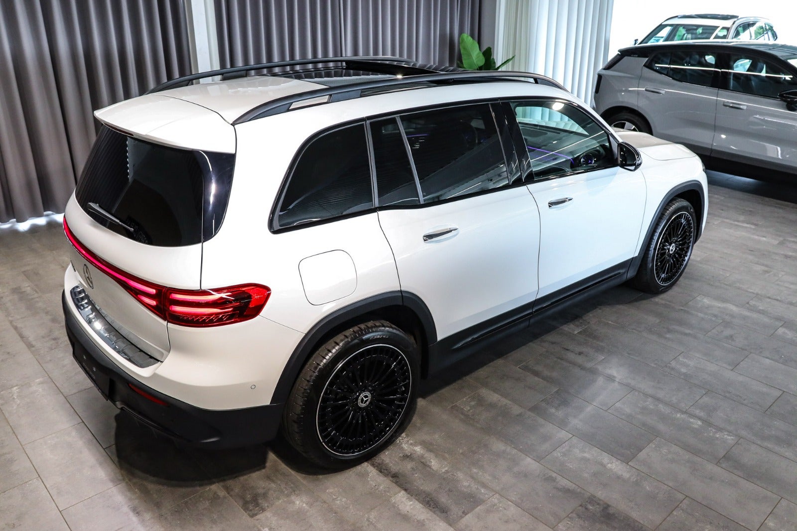 Billede af Mercedes EQB250+  AMG Line Advance Plus 7prs