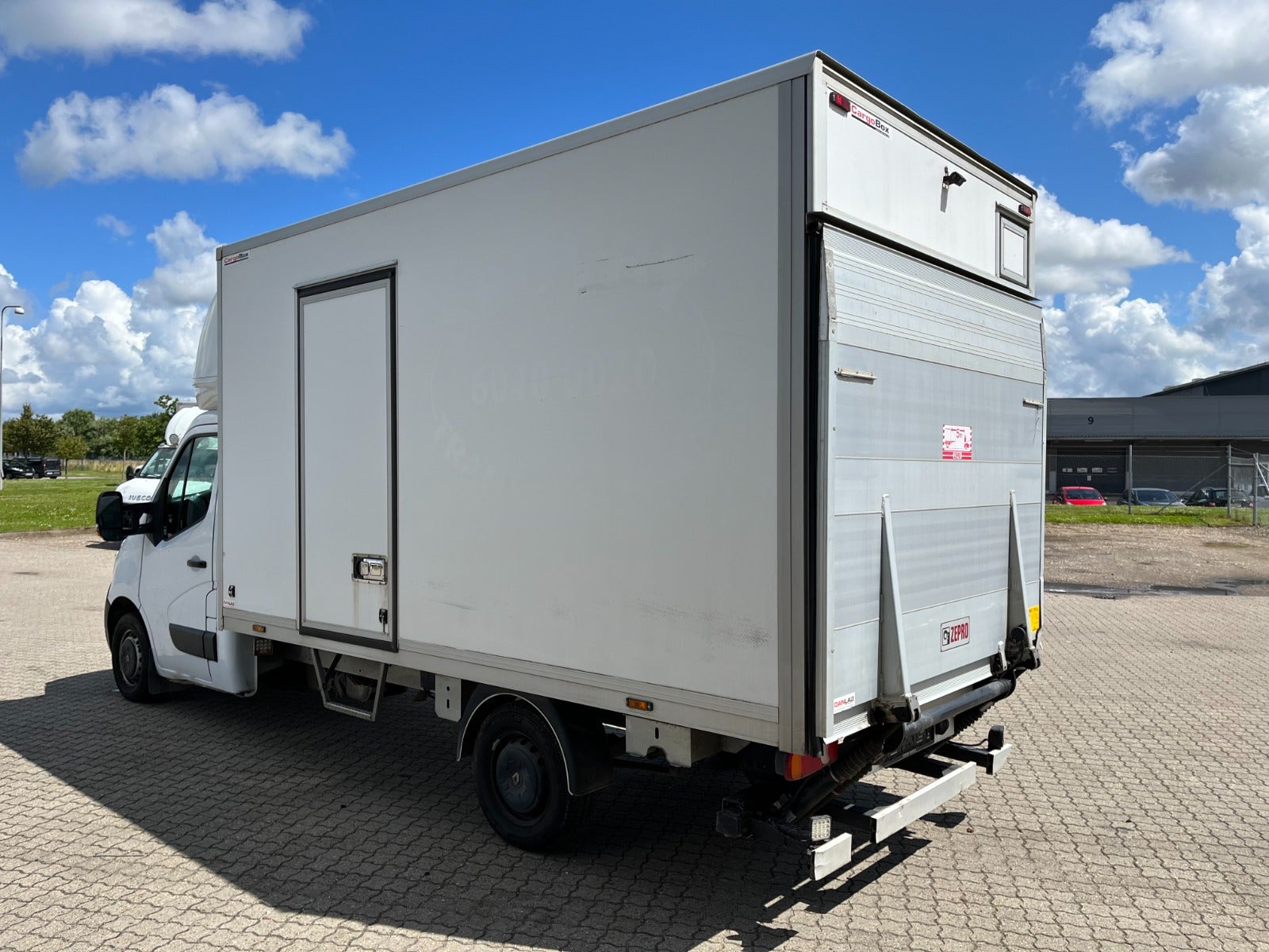 Billede af Renault Master III T35 2,3 dCi 170 Alukasse m/lift