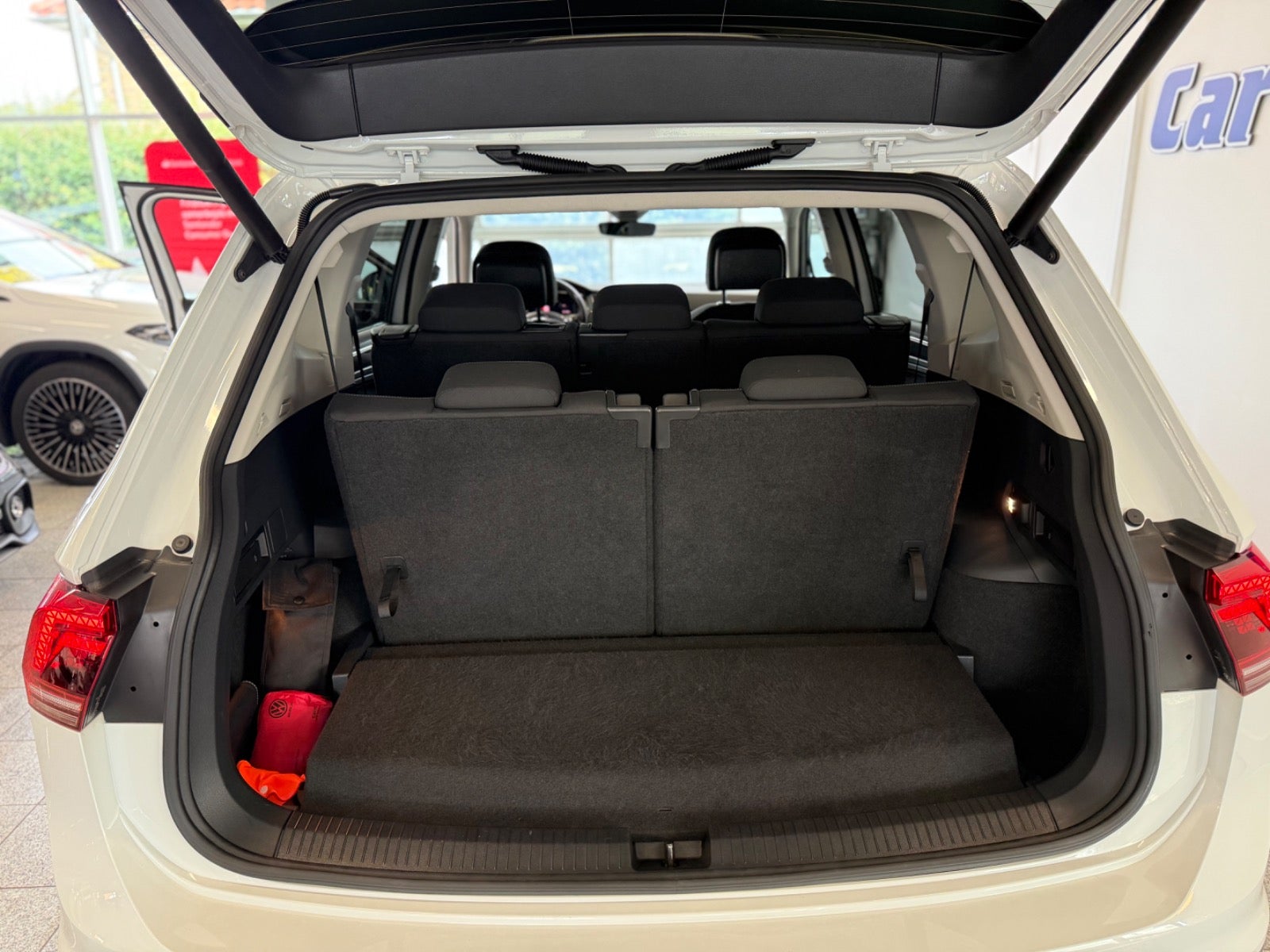 Billede af VW Tiguan Allspace 2,0 TDi 240 R-line DSG 4Motion 7prs