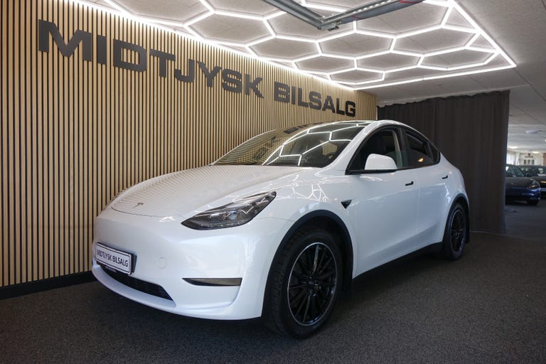 Tesla Model Y RWD