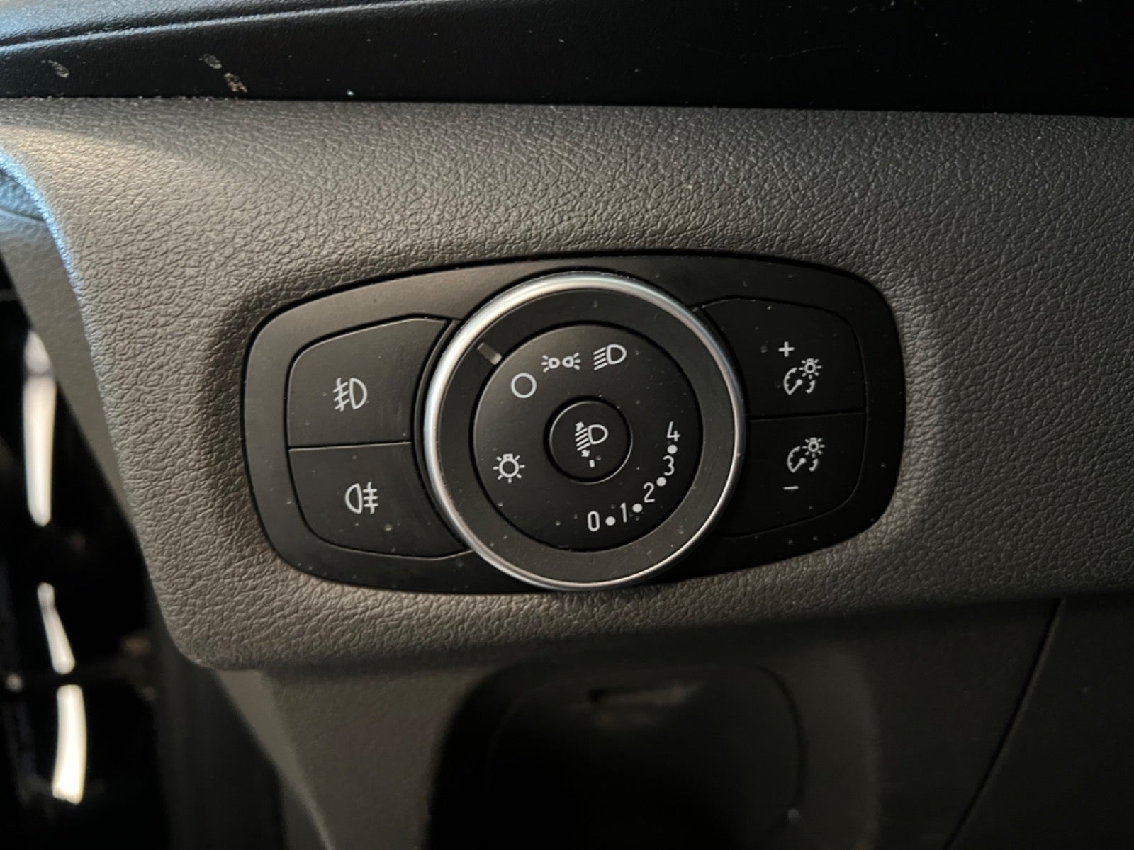 Billede af Ford Transit Custom 300L 2,0 TDCi 130 Trend