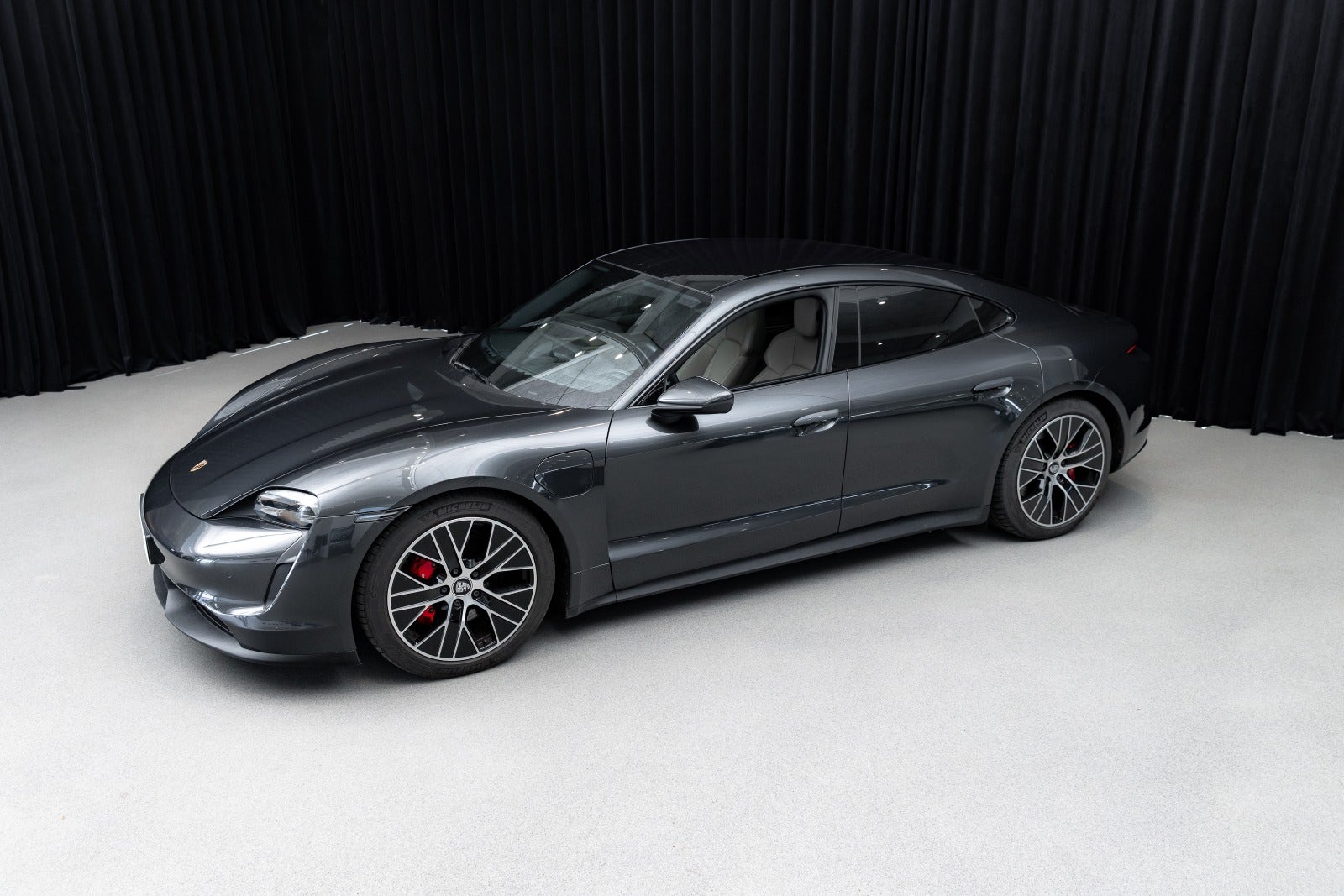 Gallery image 5 of 12