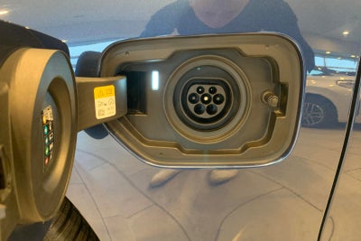 BMW 330e Touring Sport Line aut.