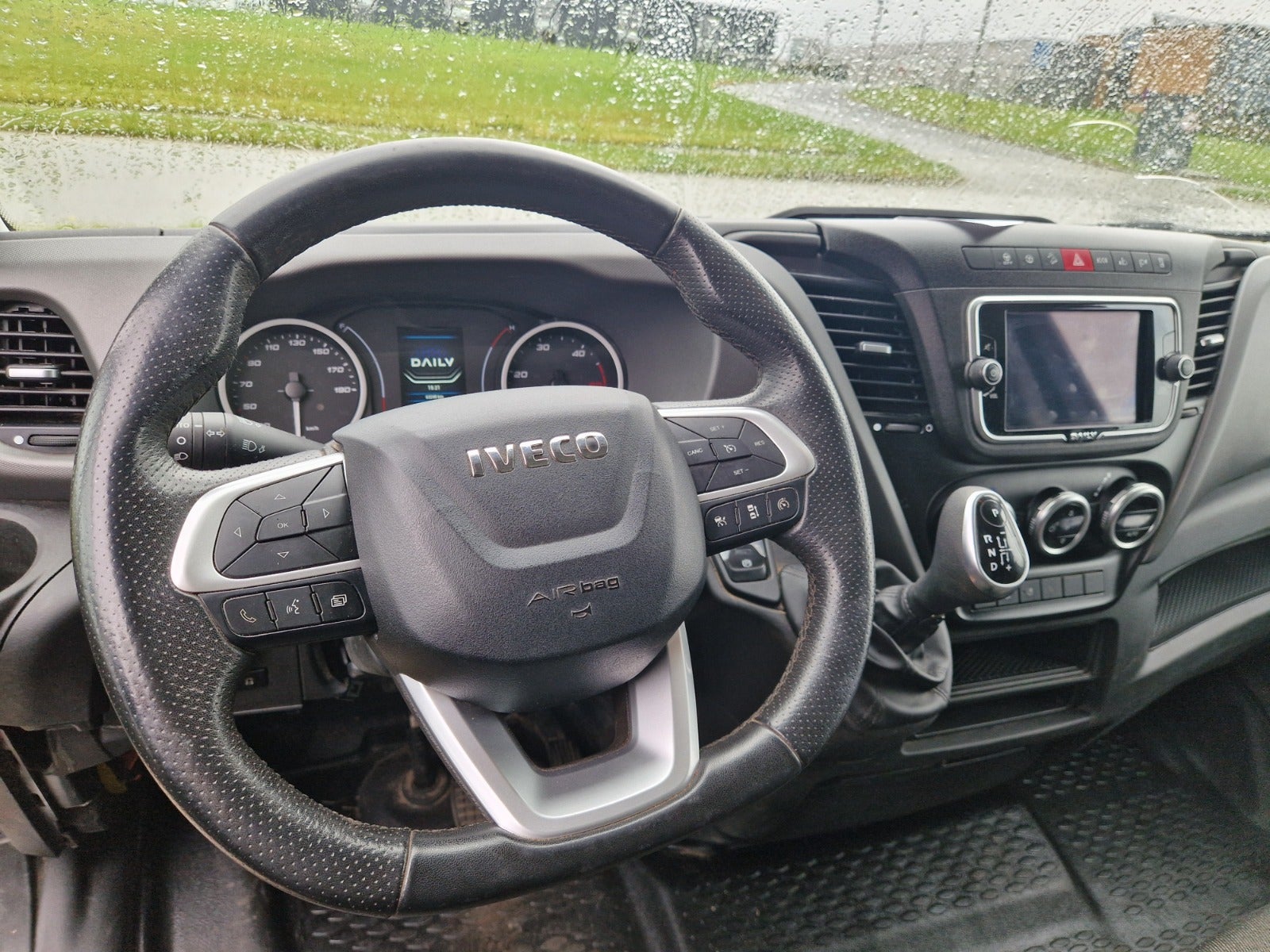 Billede af Iveco Daily 3,0 35S18 12m³ Van AG8