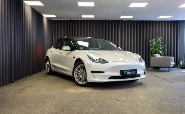 Tesla Model 3  Standard Range+ RWD