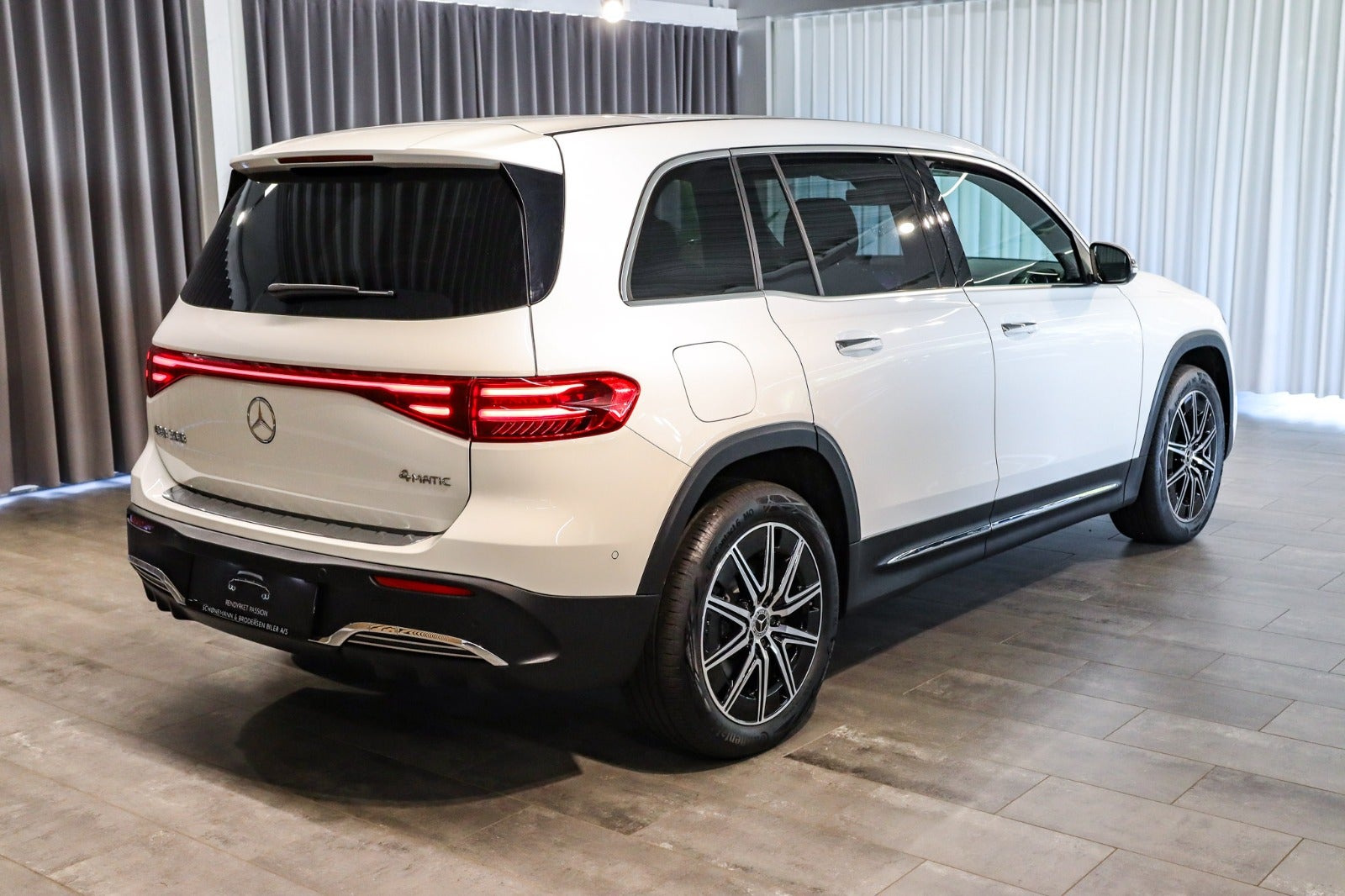 Billede af Mercedes EQB300  AMG Premium 4Matic