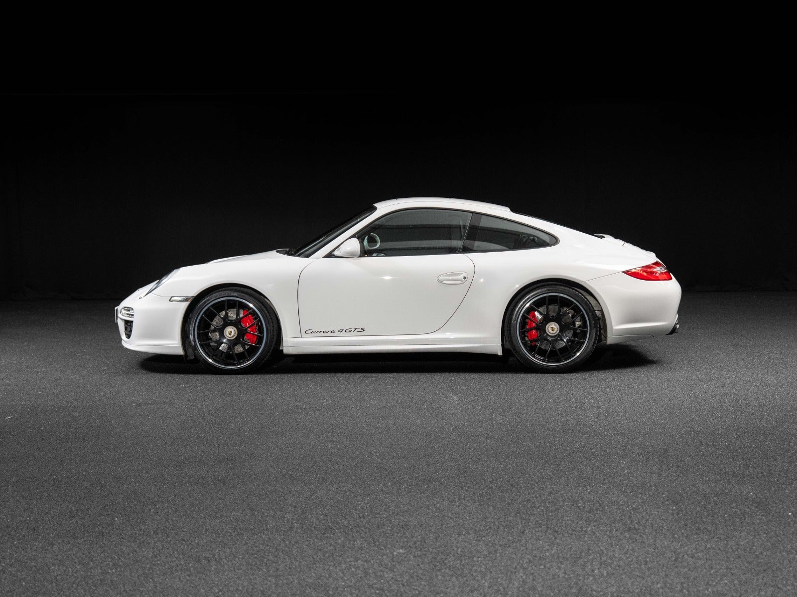 Gallery image 3 of 18